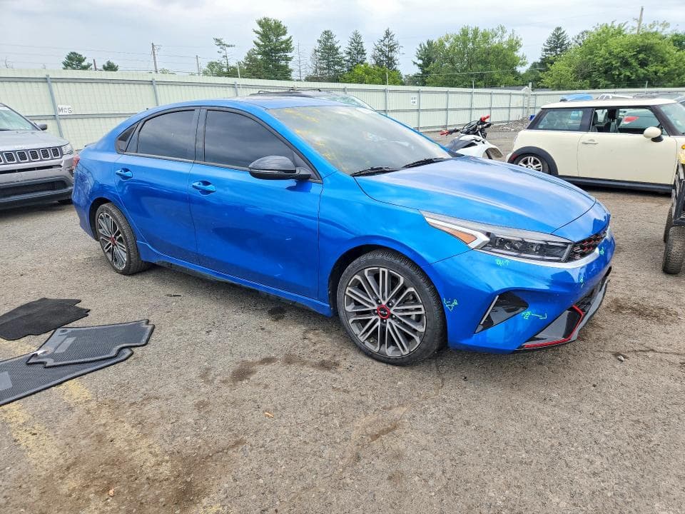 2023 KIA FORTE GT 4