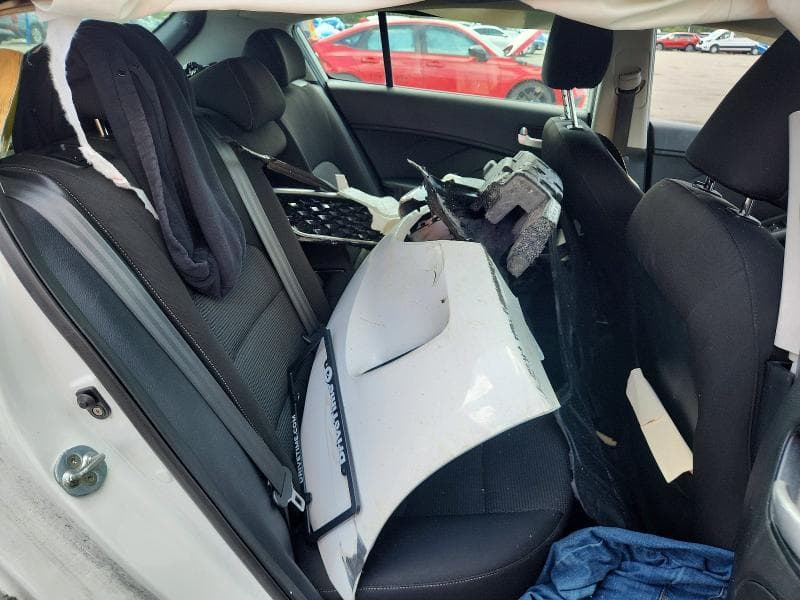 2017 KIA FORTE5 LX 10