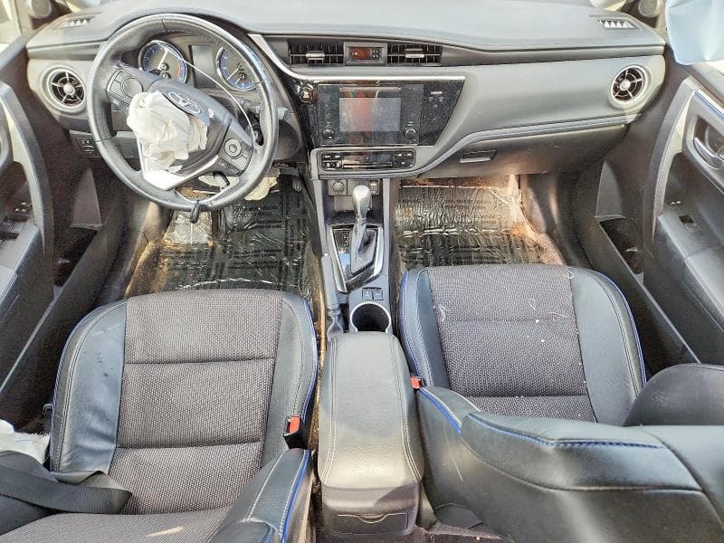 2017 TOYOTA COROLLA SE 8