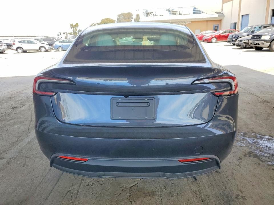 2026 TESLA MODEL 3 6