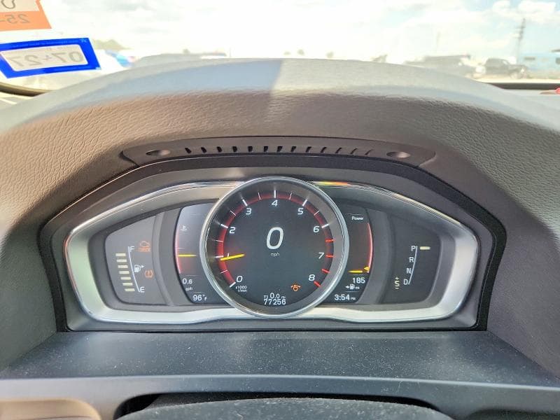 2017 VOLVO S60 9