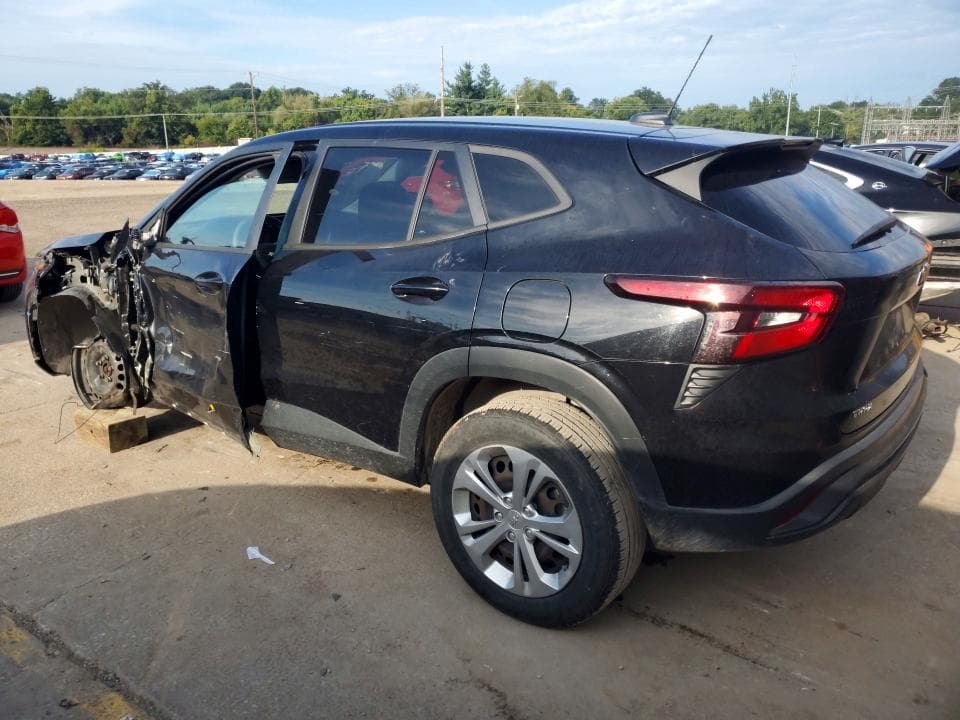 2024 CHEVROLET TRAX LS 2