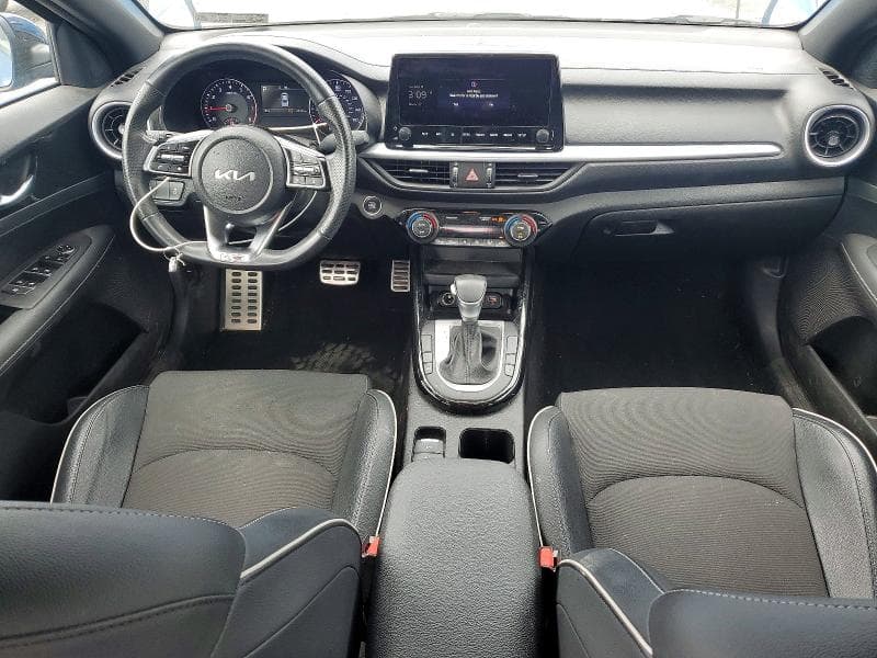 2023 KIA FORTE GT LINE 8