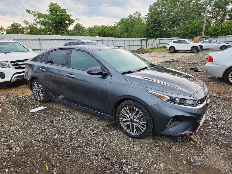 2022 KIA FORTE GT LINE 4