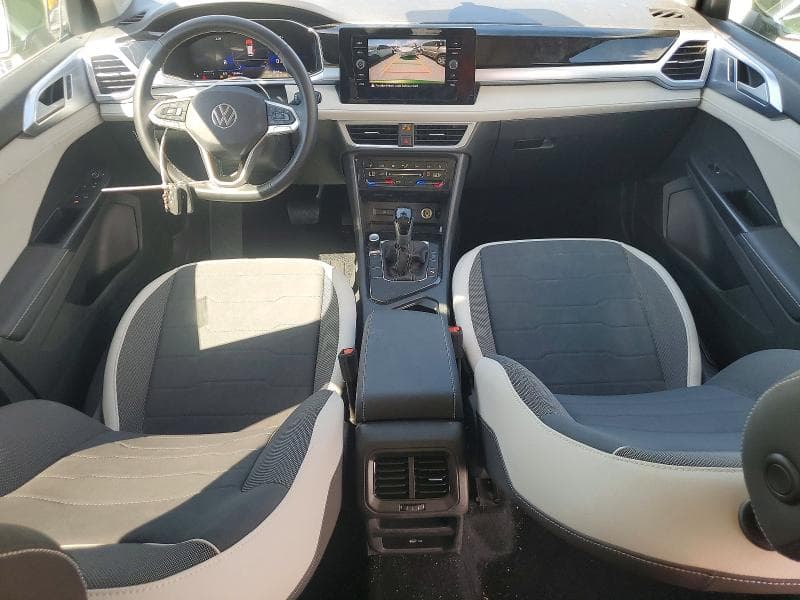 2025 VOLKSWAGEN TAOS SE 8