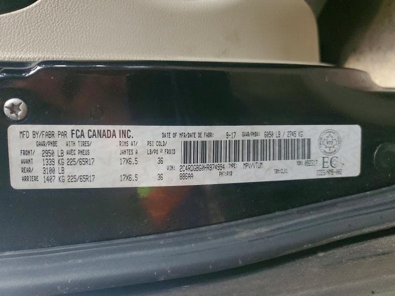 2017 DODGE GRAND CARAVAN SE 13