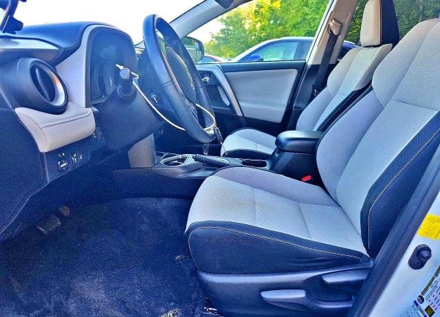 2017 TOYOTA RAV4 XLE 7