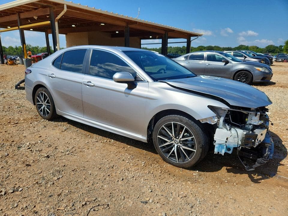 2023 TOYOTA CAMRY SE 4
