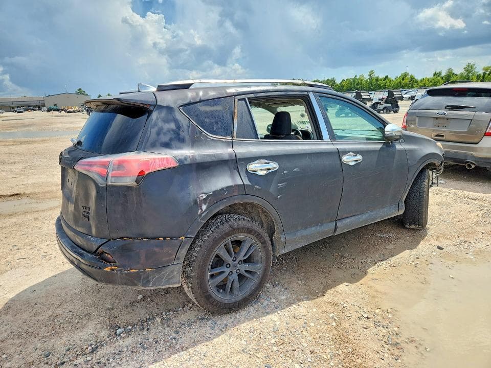 2017 TOYOTA RAV4 XLE 3