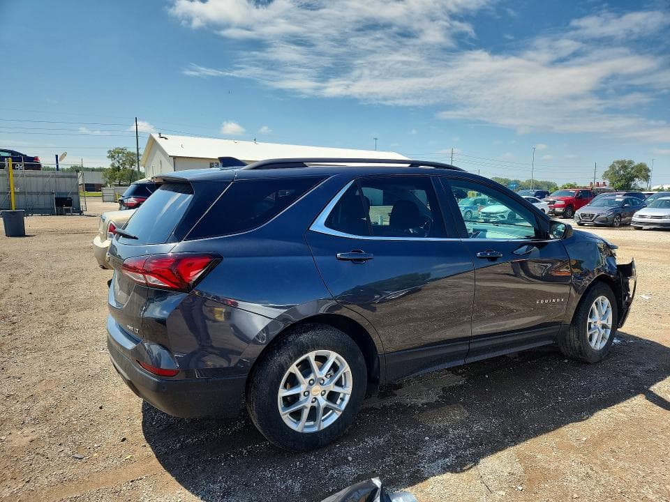 2022 CHEVROLET EQUINOX LT 3