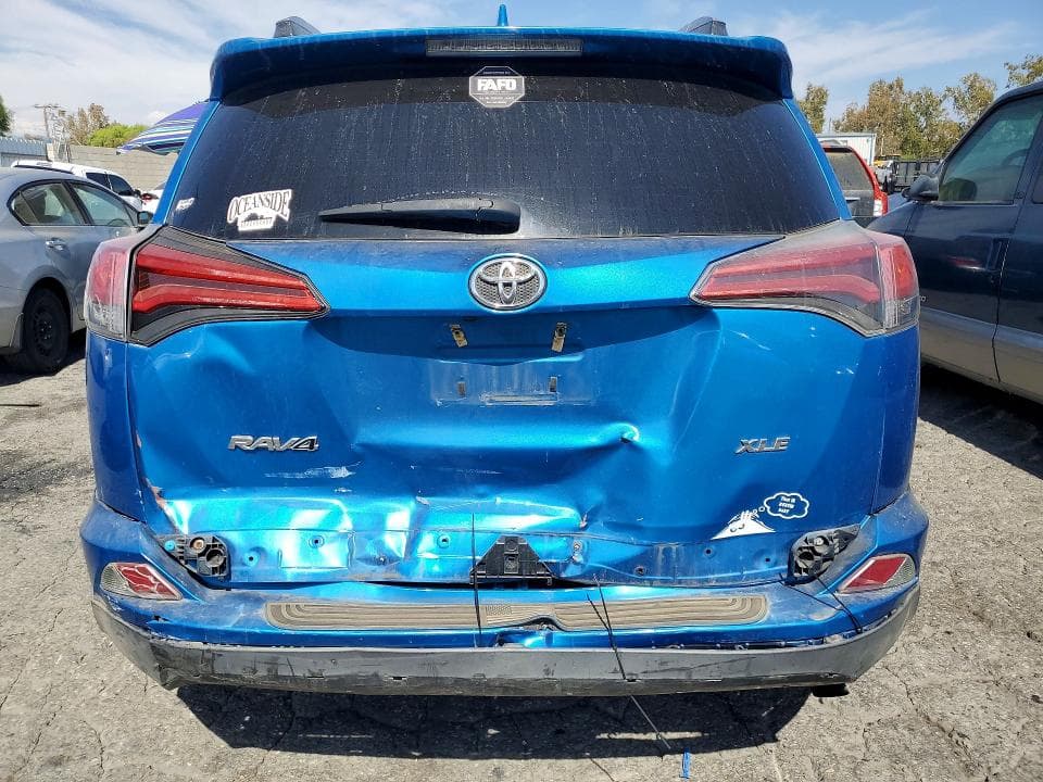 2017 TOYOTA RAV4 XLE 6