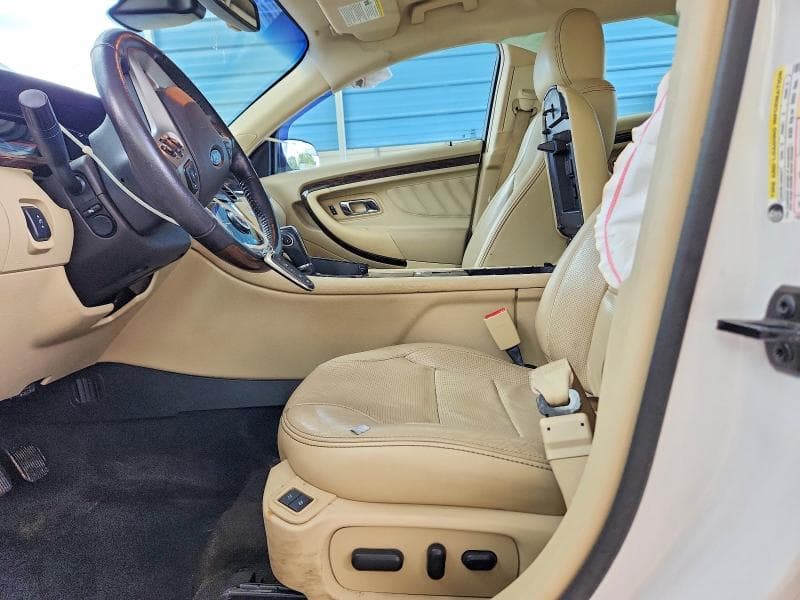 2018 FORD TAURUS LIMITED 7