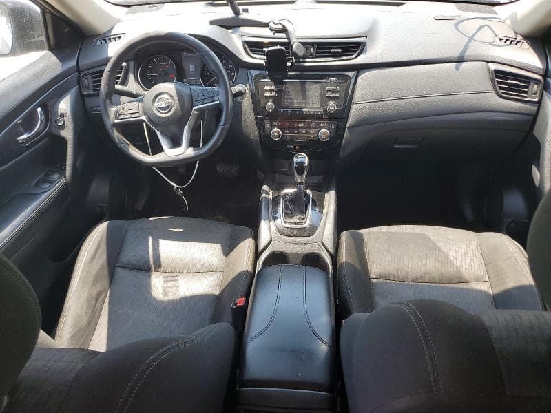 2017 NISSAN ROGUE SV 8