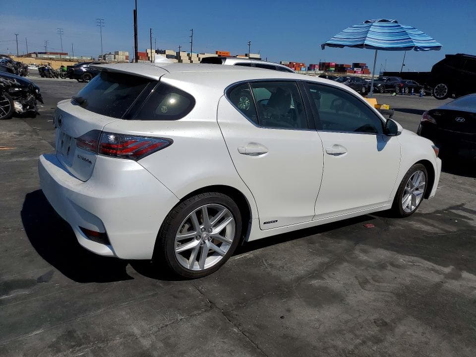 2017 LEXUS CT 200 3