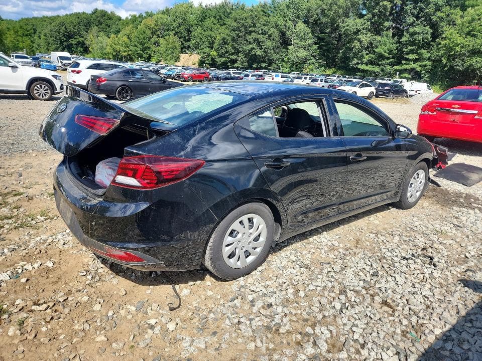 2019 HYUNDAI ELANTRA SE 3