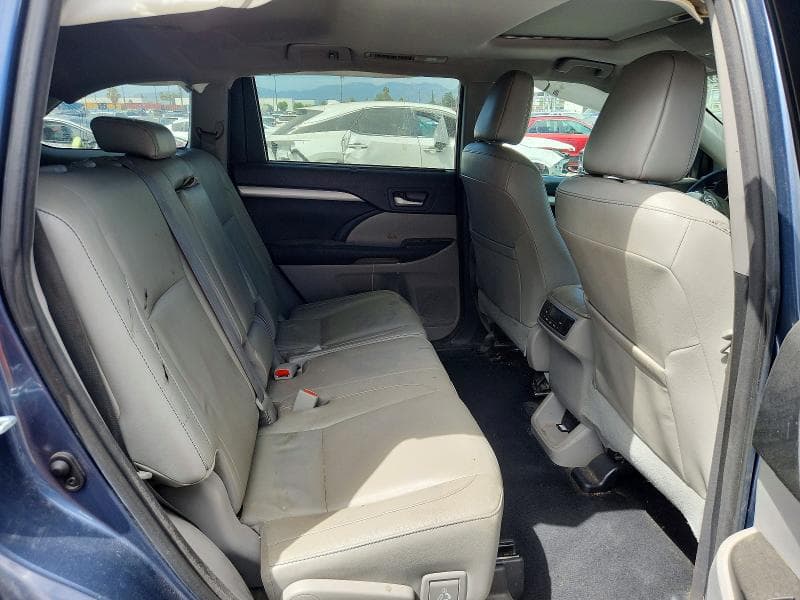 2017 TOYOTA HIGHLANDER XLE 11