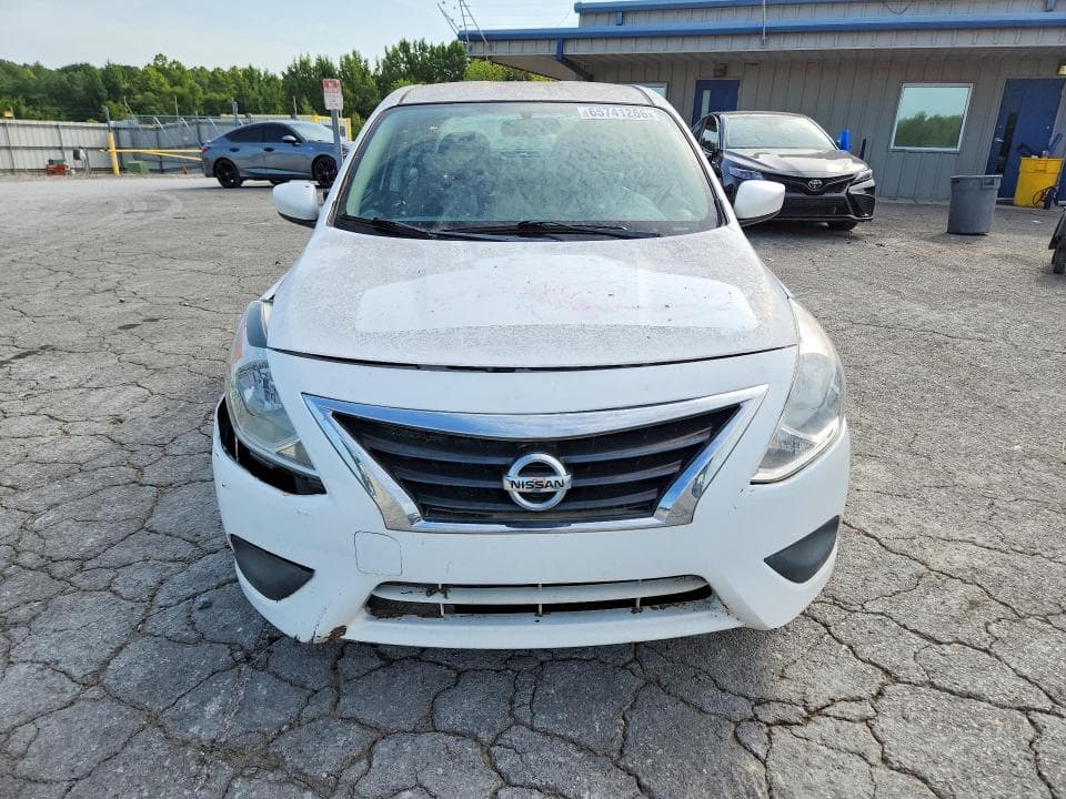 2019 NISSAN VERSA SV 5
