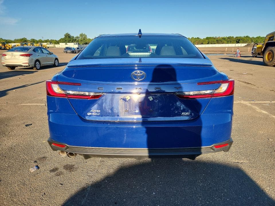 2025 TOYOTA CAMRY SE 6