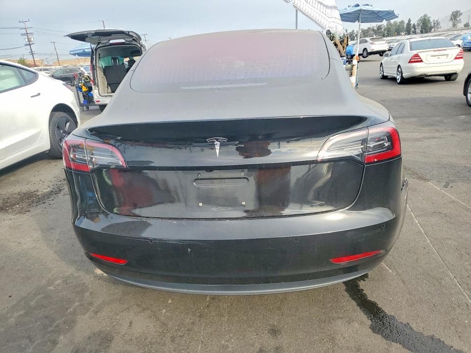 2018 TESLA MODEL 3 6
