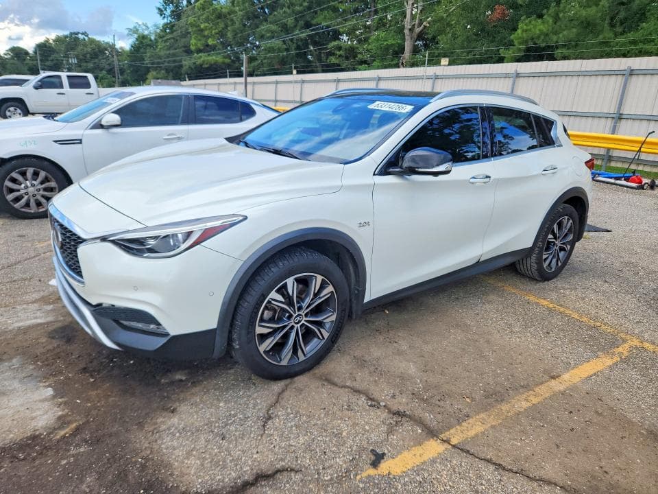 2018 INFINITI QX30 ESSENTIAL - 1