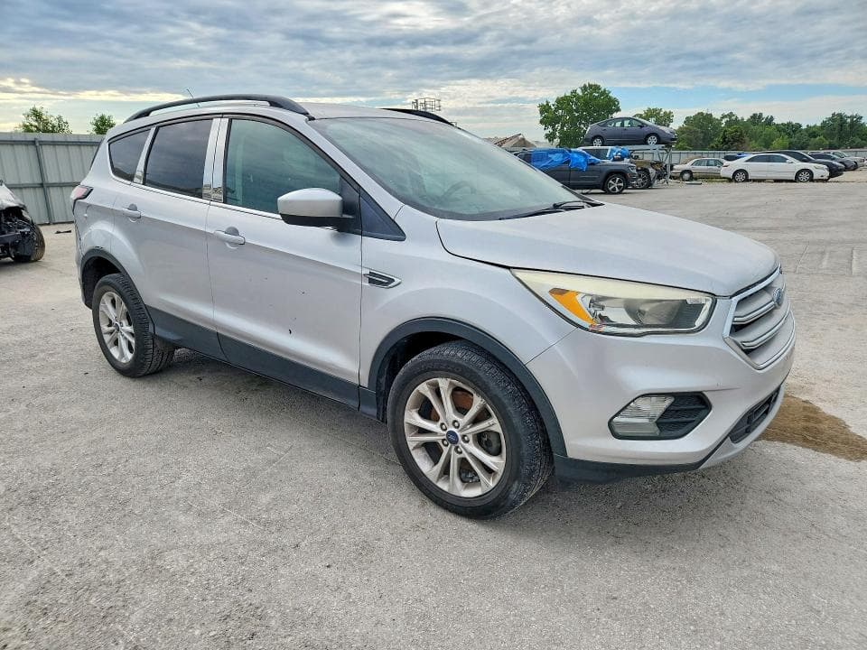 2018 FORD ESCAPE SE 4