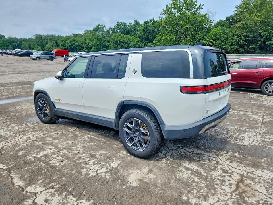 2023 RIVIAN R1S ADVENTURE 2