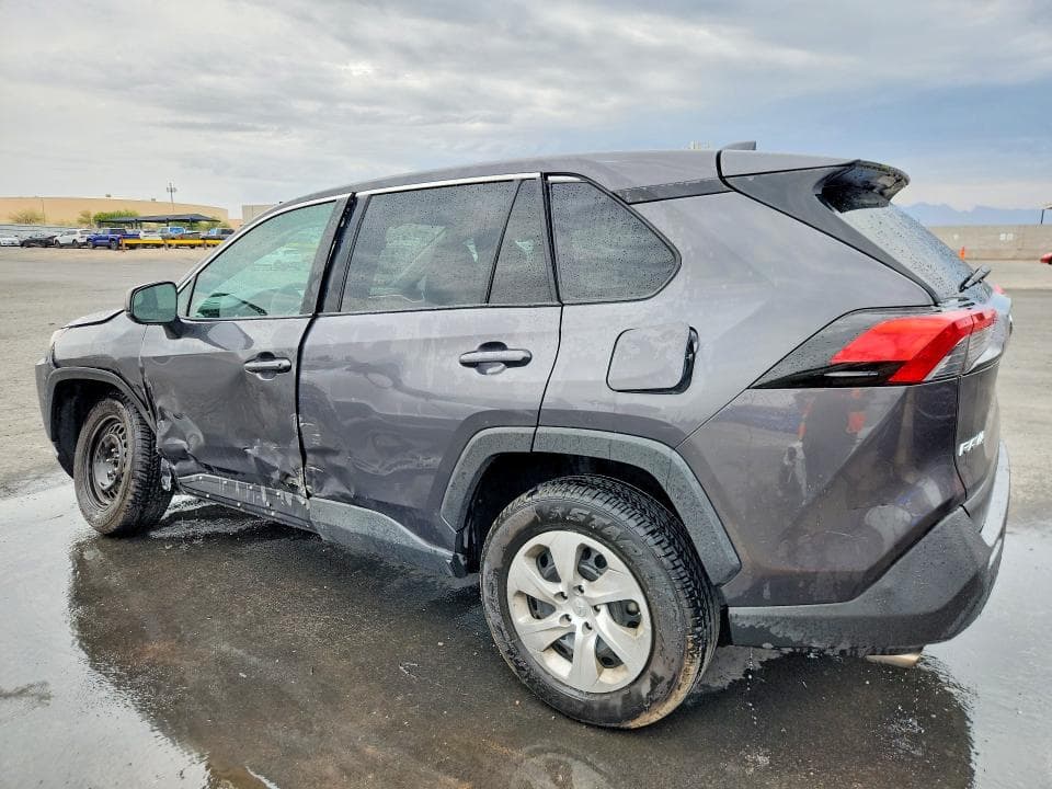 2022 TOYOTA RAV4 LE 2