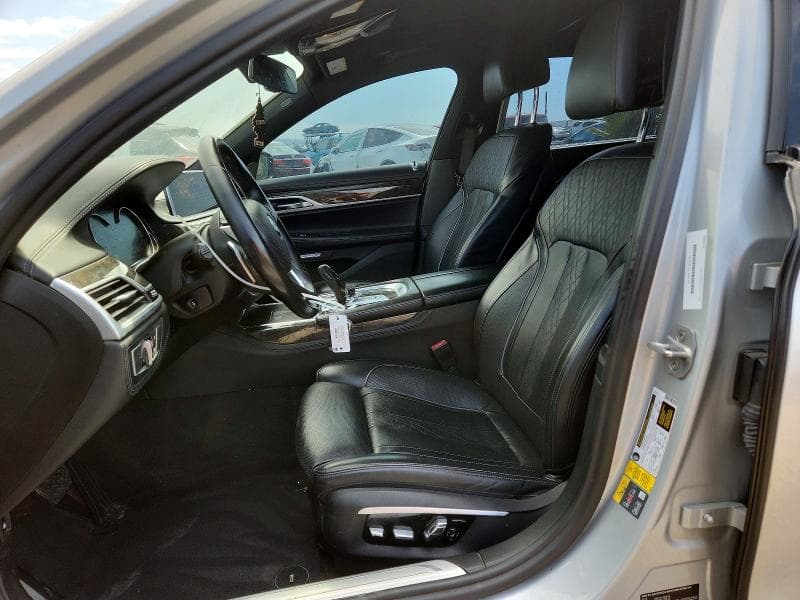 2017 BMW 740 XE 7