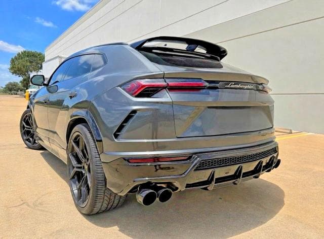 2019 LAMBORGHINI URUS 3