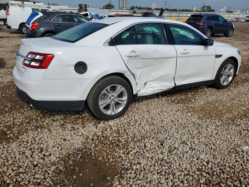 2017 FORD TAURUS SE 3