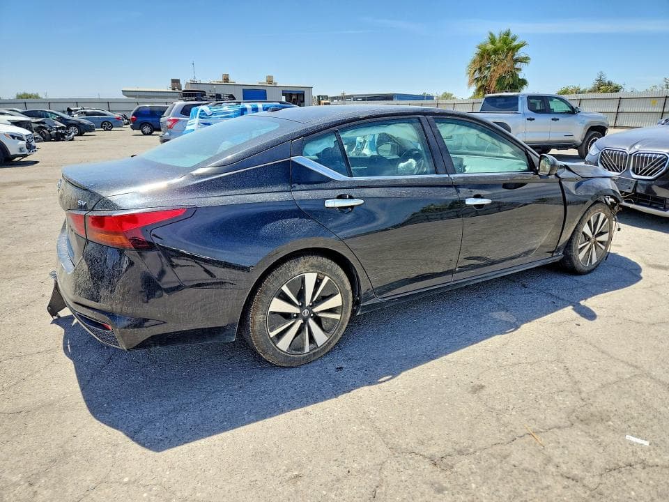 2021 NISSAN ALTIMA SV 3