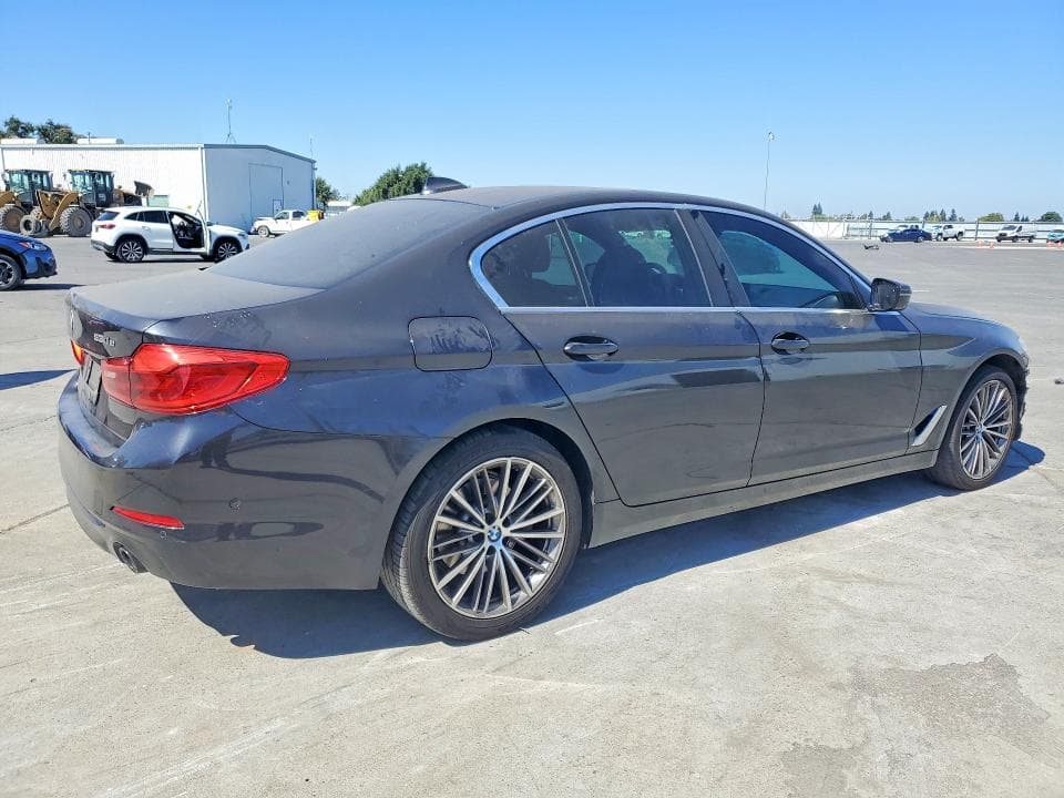 2020 BMW 530E 3