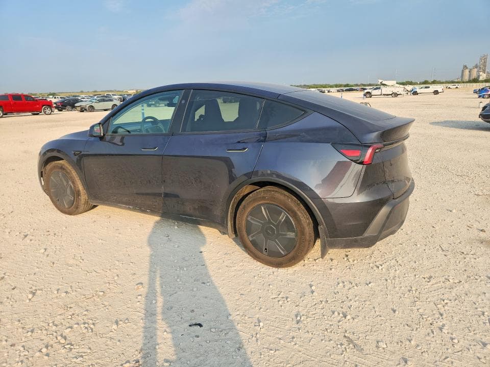 2026 TESLA MODEL Y 2
