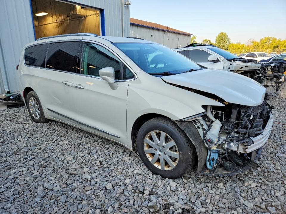 2017 CHRYSLER PACIFICA TOURING L PLUS 4