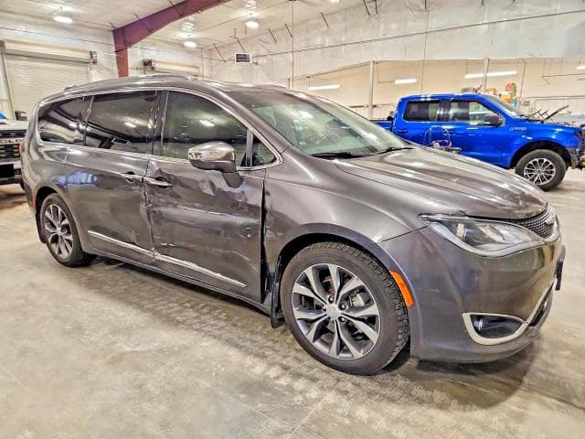 2017 CHRYSLER PACIFICA LIMITED 4