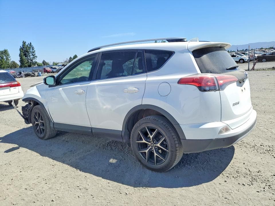 2018 TOYOTA RAV4 SE 2