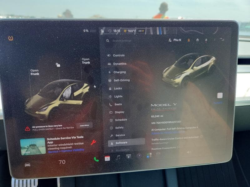 2024 TESLA MODEL Y 9