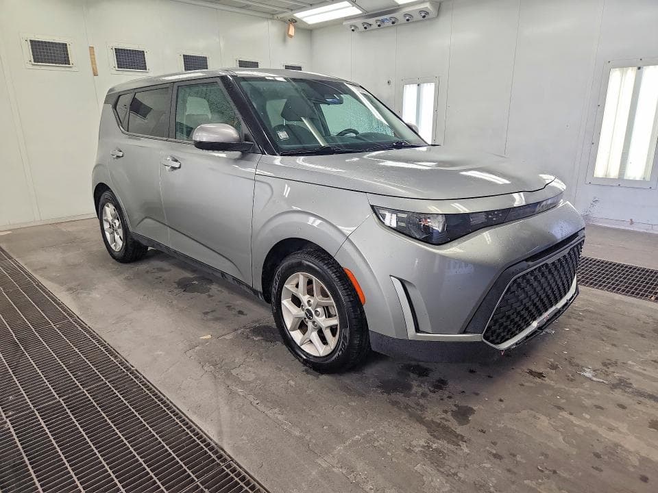 2023 KIA SOUL LX 4