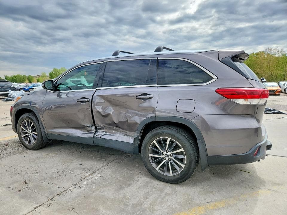 2019 TOYOTA HIGHLANDER XLE 2