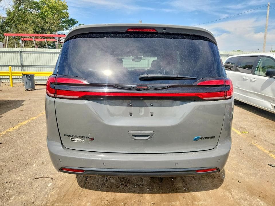2021 CHRYSLER PACIFICA HYBRID LIMITED 6