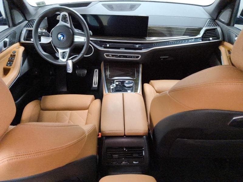 2025 BMW X5 XDRIVE50E 8