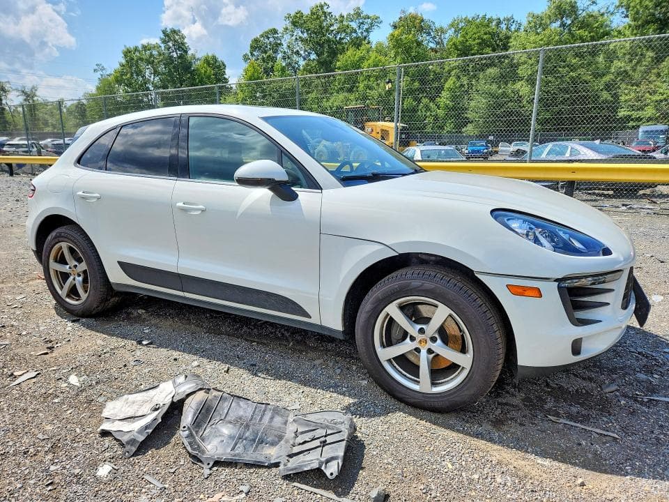 2018 PORSCHE MACAN 4