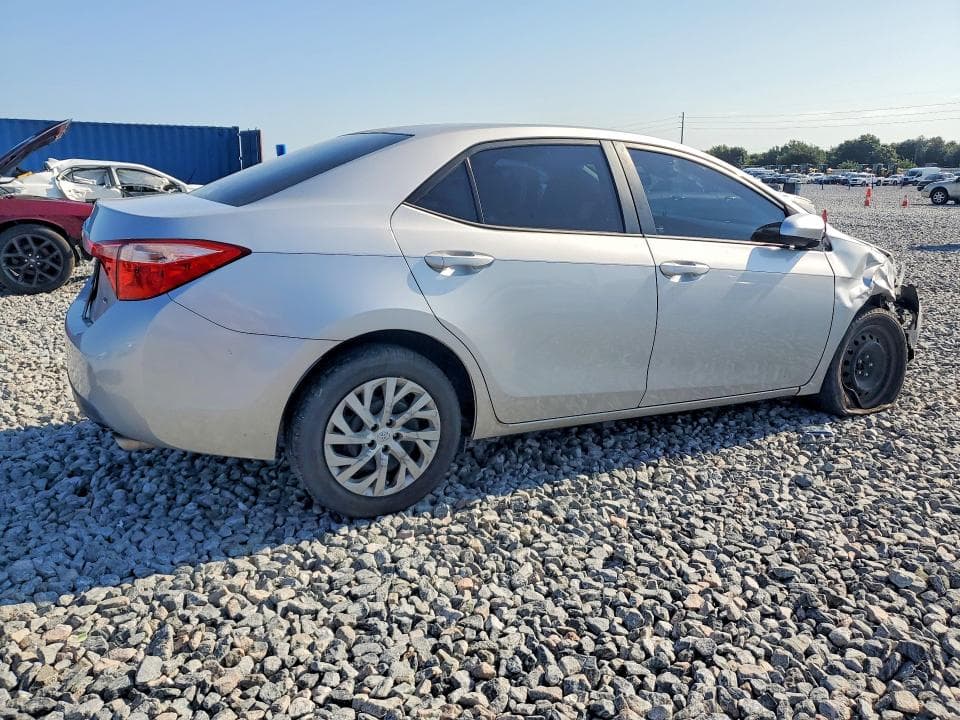 2017 TOYOTA COROLLA LE 3