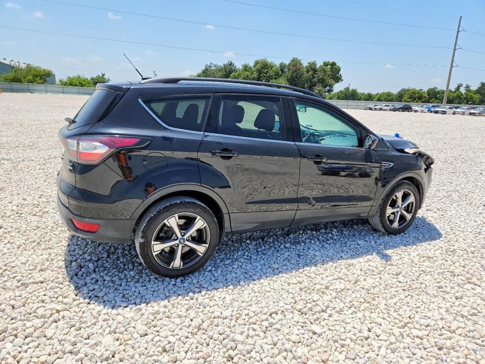 2017 FORD ESCAPE SE 3