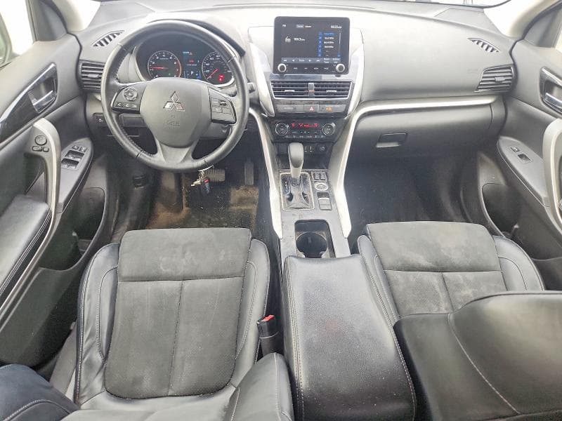 2023 MITSUBISHI ECLIPSE CROSS SE 8