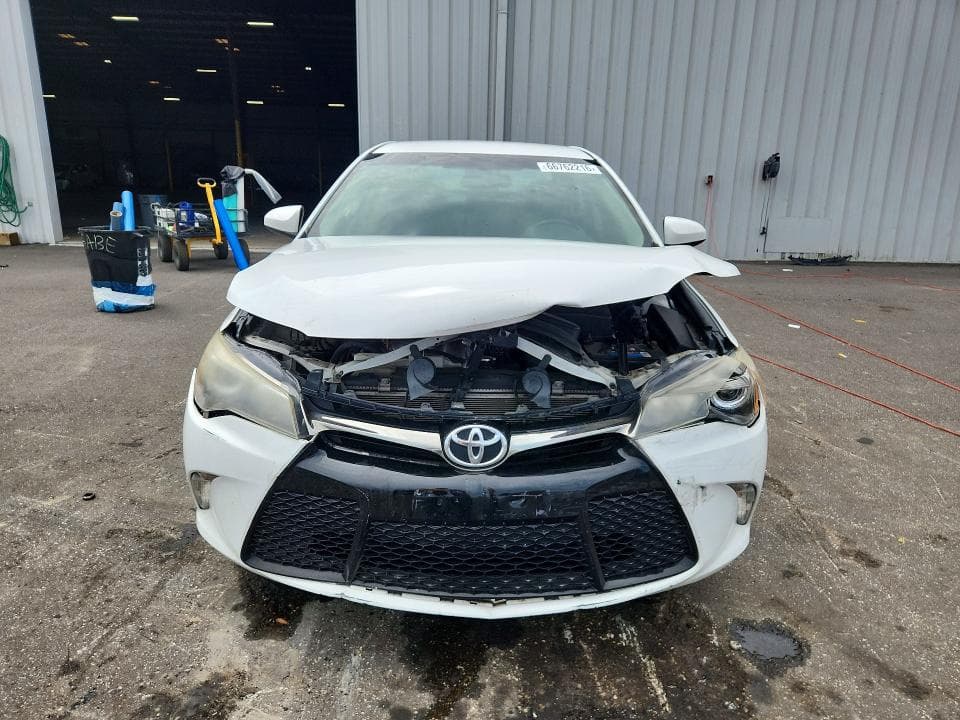 2017 TOYOTA CAMRY SE 5