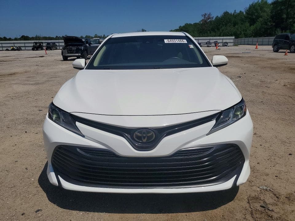 2018 TOYOTA CAMRY LE 5