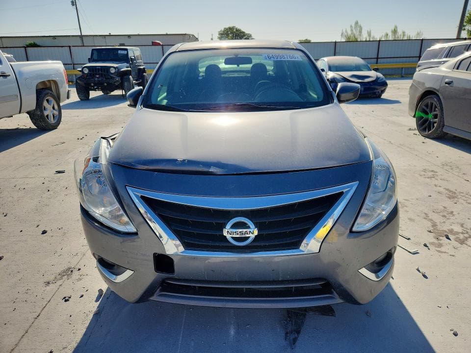 2019 NISSAN VERSA SV 5