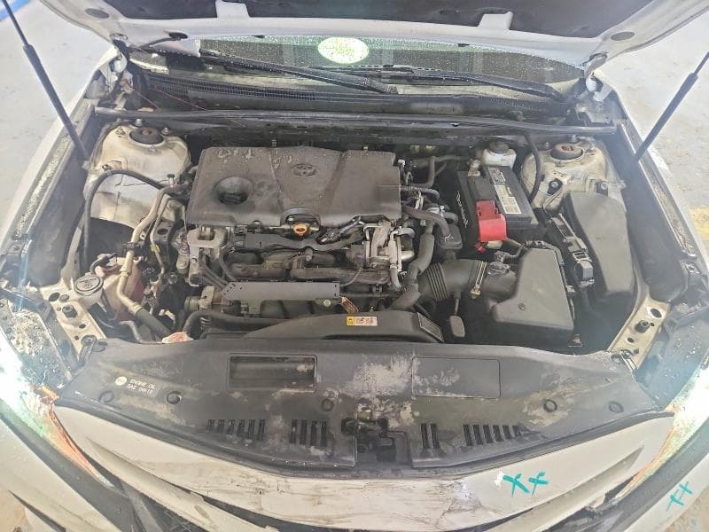 2020 TOYOTA CAMRY SE 11