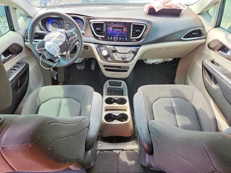 2017 CHRYSLER PACIFICA TOURING 8